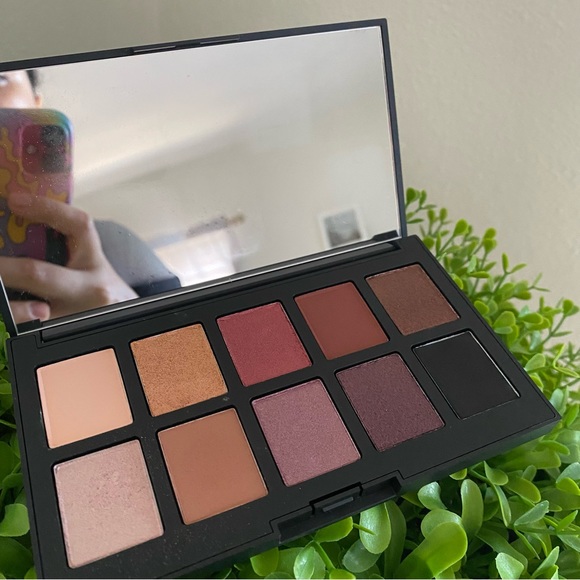 Lady Gaga Haus Laboratories Eyeshadow Palette - Picture 3 of 4